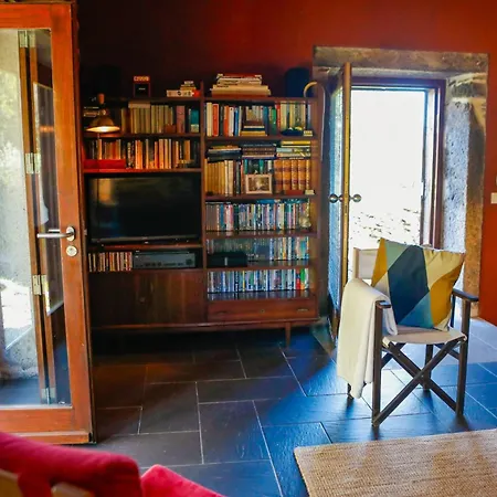 וילה Casa Do Rio - River Eden Retreat Amonde